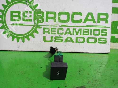 switch-peugeot-508-i-8d_-2010-2011-2012-2013-2014-2015-2016-2017-2018-31549256 main image