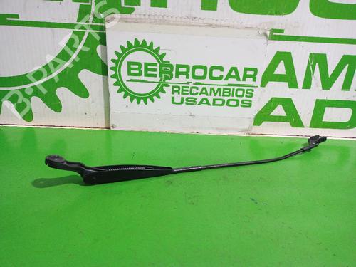 Used Front windshield wiper arm FIAT 500 C (312_) 1.3 D Multijet (312CXE1A, 312AXE1A) (95 hp) 31551703