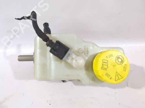 Used Brake master cylinder Brake master cylinder SKODA FABIA III Estate (NJ5) 1.0 TSI (95 hp) 38864855 38864855
