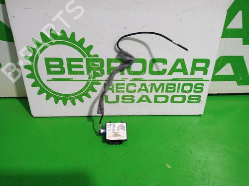 Antenne/Base PEUGEOT 508 I (8D_) 2.0 HDi (140 hp) 31548268