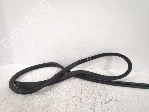 Used Rubber door seal Rubber door seal FORD FOCUS II Saloon (DB_, FCH, DH) 1.6 TDCi (90 hp) 33746178 33746178