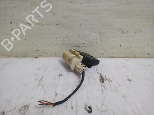 Used Tailgate lock NISSAN MICRA III (K12) 1.2 16V (80 hp) 31561802