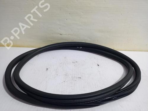 Used Rubber door seal OPEL GRANDLAND X Van 1.2 (75) (131 hp) 31559640