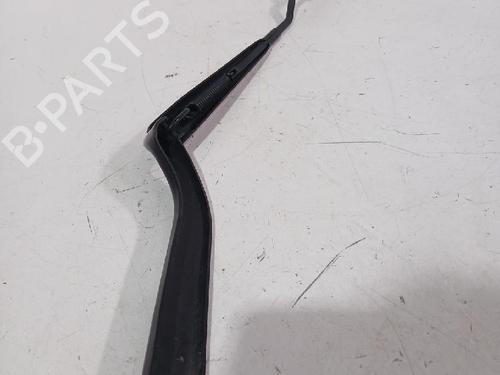 Front windshield wiper arm SMART FORFOUR Hatchback (453) electric drive / EQ (453.091) | BP32464245C143