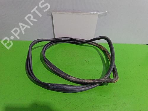 Gummiliste TOYOTA AURIS (_E18_) 1.8 Hybrid (ZWE186_, ZWE186R) (136 hp) 31554439