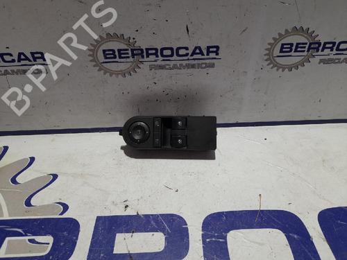 Used Left front window switch OPEL ZAFIRA / ZAFIRA FAMILY B (A05) [2005-2019]  31678689