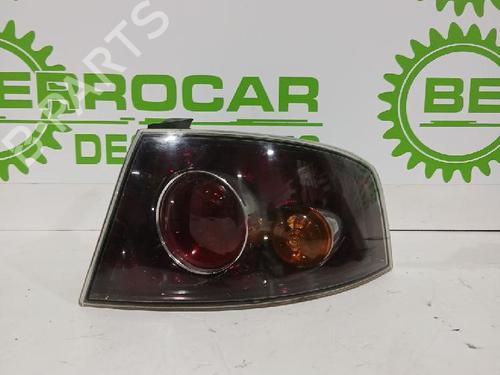 Used Right taillight Right taillight 32463022 32463022