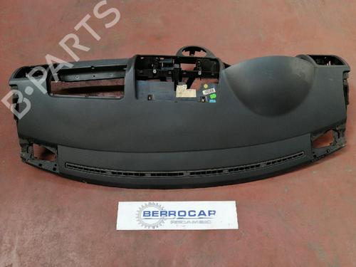 Used Dashboard Dashboard VW MULTIVAN T5 (7HM, 7HN, 7HF, 7EF, 7EM, 7EN) 1.9 TDI (105 hp) 31570391 31570391