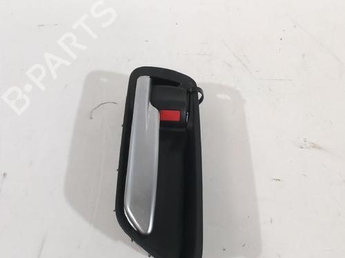 rear-left-interior-door-handle-toyota-corolla-estate-_e21_-2019-31563033 main image