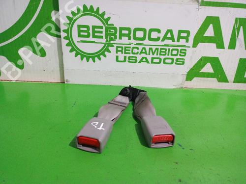 Used Seat buckle KIA SORENTO I (JC) 2.5 CRDi (170 hp) 31551649