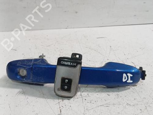 front-left-exterior-door-handle-toyota-yaris-_p13_-2010-2011-2012-2013-2014-2015-2016-2017-2018-2019-2020-33747068 main image