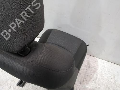 Right front seat TOYOTA RAV 4 V (_A5_, _H5_) 2.0 (MXAA52) | BP31563850C16