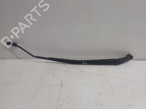 Used Front windshield wiper arm TOYOTA YARIS (_P21_, _PA1_, _PH1_) 1.5 Hybrid (MXPH11) (92 hp) 31567036