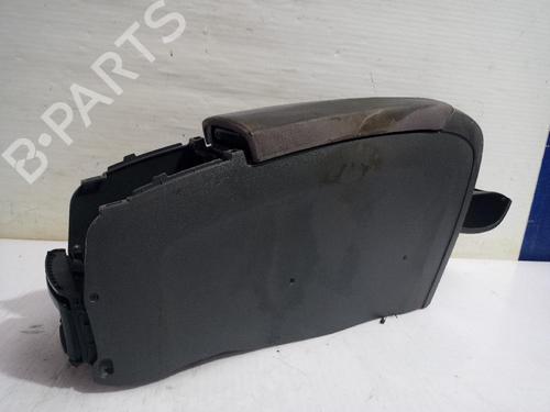 Console centrale TOYOTA PRIUS Liftback (_W2_) 1.5 Hybrid (NHW20_, NHW20R) (112 hp) 31562109