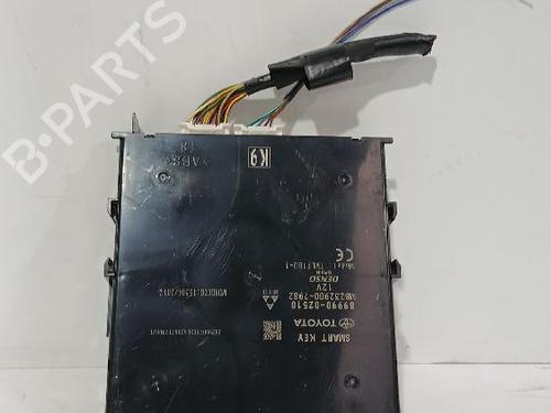 Used Electronic module Electronic module TOYOTA COROLLA Hatchback (_E21_, _EA1_, _EH1_) 1.8 VVTi Hybrid (ZWE219) (140 hp) 31567731 31567731