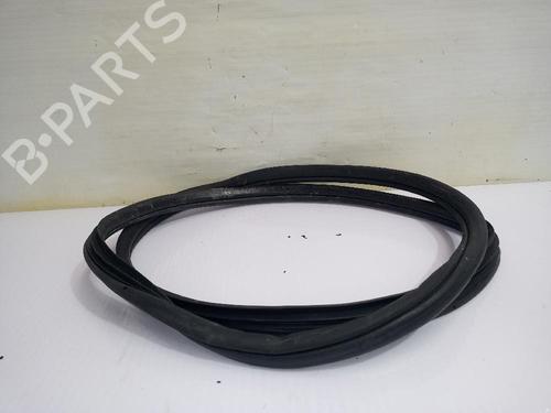 Used Rubber door seal FORD MONDEO III Saloon (B4Y) 2.0 TDCi (130 hp) 31558971