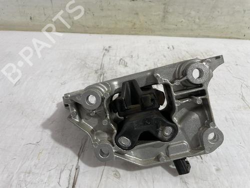 Engine mount OPEL CORSA F (P2JO) 1.2 (68) | BP31562778M89