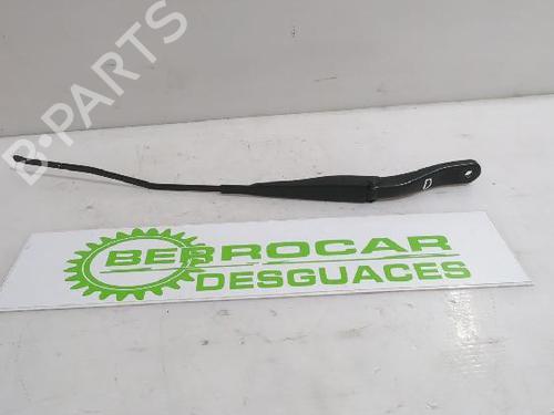 Used Front windshield wiper arm DACIA DUSTER (HM_) 1.0 TCe 90 (HMM6) (91 hp) 31567810