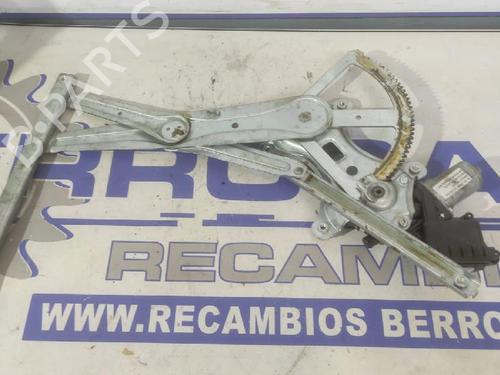 Rudehejsemekanisme Højre foran TOYOTA COROLLA Verso (ZER_, ZZE12_, R1_) 2.2 D-4D (AUR10_, AUR10R) (177 hp) 31677937