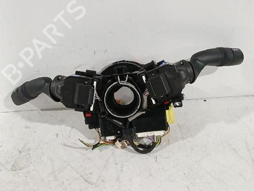 Used Switch Switch TOYOTA YARIS (_P21_, _PA1_, _PH1_) 1.5 Hybrid (MXPH11) (92 hp) 31567316 31567316