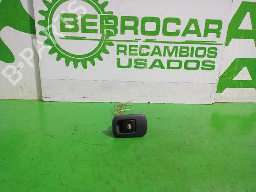 Comutador vidro trás esquerdo Comutador vidro trás esquerdo CITROËN C5 II (RC_) 1.6 HDi (RC8HZB) (109 hp) 33810411 33810411