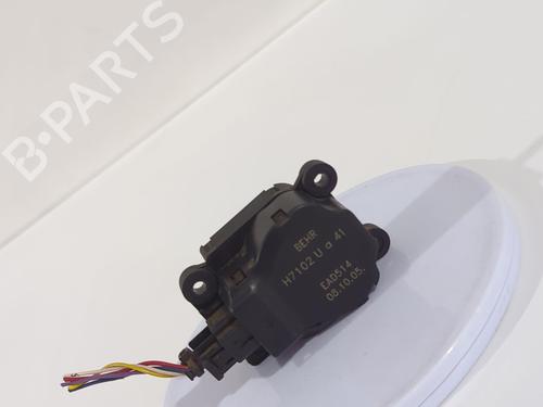 Used Fuel door actuator Fuel door actuator OPEL ZAFIRA / ZAFIRA FAMILY B (A05) 1.9 CDTI (M75) (120 hp) 40279603 40279603