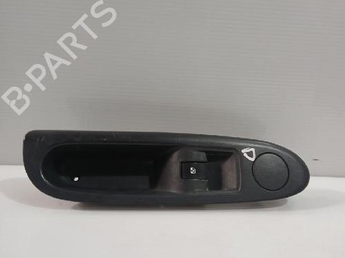 Used Right front window switch RENAULT CLIO II (BB_, CB_) 1.2 (BB0A, BB0F, BB10, BB1K, BB28, BB2D, BB2H, CB0A,... (58 hp) 31564867