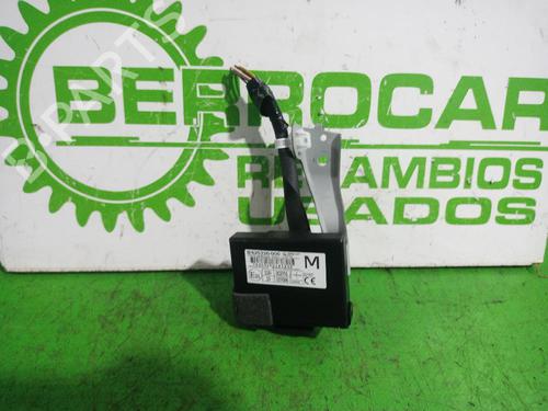 Used Electronic module Electronic module TOYOTA AURIS (_E18_) 1.2 (NRE185_, NRE185R) (116 hp) 31547869 31547869