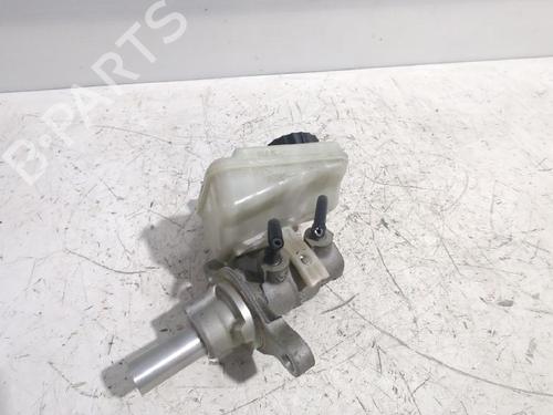 Used Brake master cylinder Brake master cylinder PEUGEOT 107 (PM_, PN_) 1.4 HDi (54 hp) 32465384 32465384
