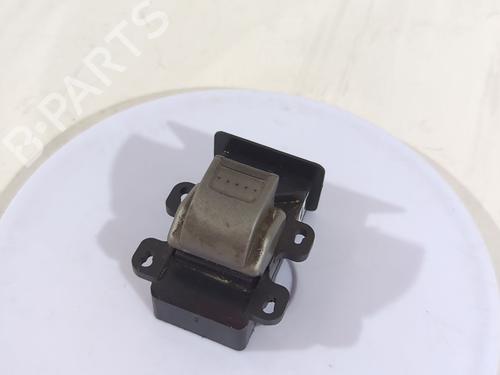 Comutador vidro frente direito Comutador vidro frente direito HONDA CIVIC VII Hatchback (EU, EP, EV) 1.7 CTDi (EP4, EU9) (100 hp) 39684575 39684575