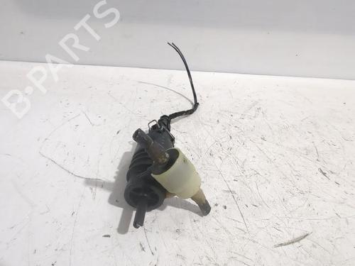 washer-pump-opel-zafira-a-mpv-t98-1999-2000-2001-2002-2003-2004-2005-2006-32463693 main image