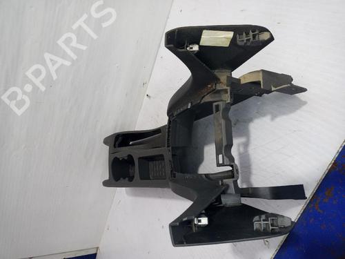 Console centrale FORD FOCUS I Saloon (DFW) 1.6 16V (100 hp) 31556181