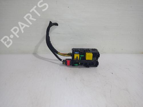 Used Fuse box PEUGEOT 308 SW II (LC_, LJ_, LR_, LX_, L4_) 1.2 THP 110 (110 hp) 31558138