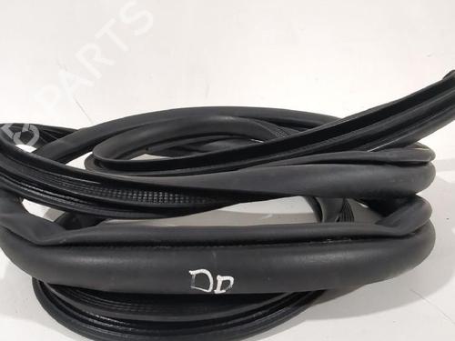 Gummiliste TOYOTA COROLLA Estate (_E21_) 1.8 Hybrid (ZWE211W) (122 hp) 31563047