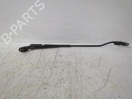 Used Front windshield wiper arm RENAULT MEGANE I Classic (LA0/1_) 1.6 16V (LA00, LA04, LA0B, LA11, LA16, LA19, LA1J, LA1K,... (107 hp) 31565920