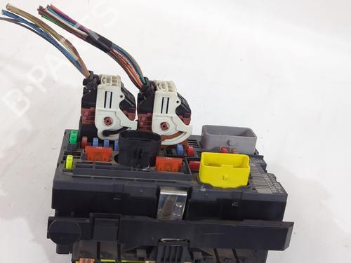 Used Fuse box Fuse box 38867701 38867701