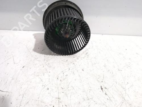Used Heater blower motor Heater blower motor PEUGEOT 107 (PM_, PN_) 1.4 HDi (54 hp) 32464227 32464227
