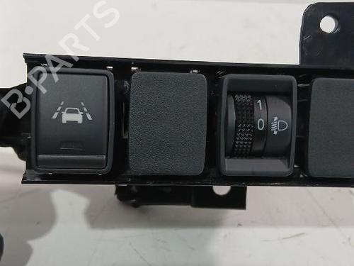Used Switch NISSAN QASHQAI II (J11, J11_) 1.3 DIG-T (140 hp) 31568310