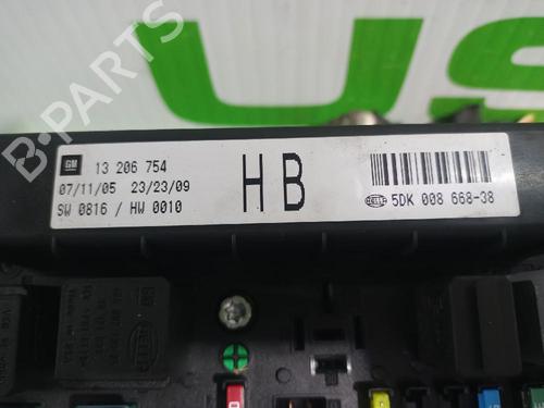 Fuse box OPEL ZAFIRA / ZAFIRA FAMILY B (A05) 1.9 CDTI (M75) | BP31543038E1