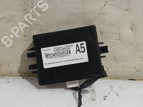 Used Electronic module Electronic module TOYOTA COROLLA Estate (_E21_) 1.8 Hybrid (ZWE211W) (122 hp) 31563037 31563037