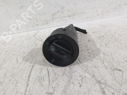 Commande de phare VW POLO IV (9N_, 9A_) 1.4 16V (75 hp) 32490172