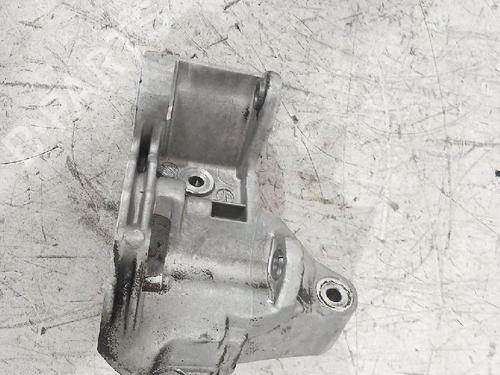 Used Engine mount KIA RIO II (JB) 1.5 CRDi (110 hp) 31566275