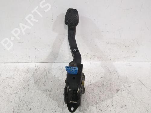 Used Clutch pedal VW POLO IV (9N_, 9A_) 1.4 16V (75 hp) 32489915