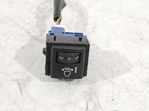 headlight-switch-toyota-yaris-_p21_-_pa1_-_ph1_-2020-31567311 main image