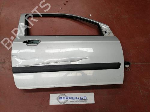Porte avant droite Porte avant droite HYUNDAI GETZ (TB) 1.1 (63 hp) 31570471 31570471