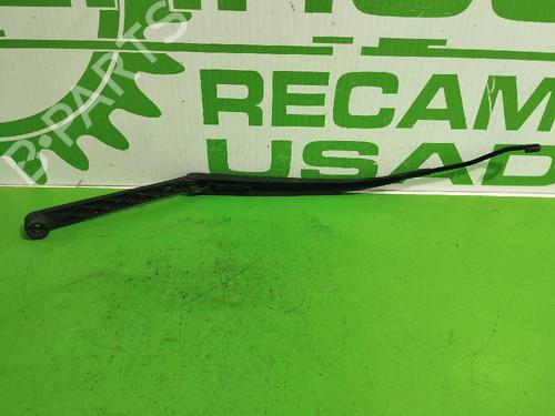 front-windshield-wiper-arm-kia-carnival-i-up-fl-1998-1999-2000-2001-31675042 main image