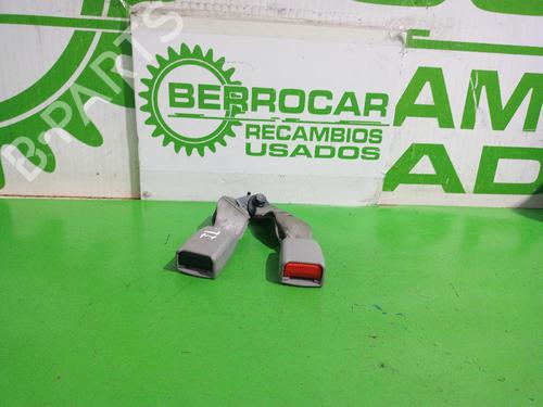 Used Seat buckle KIA SORENTO I (JC) 2.5 CRDi (170 hp) 31551648