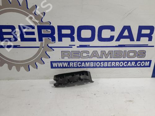 Used Rear bumper bracket Rear bumper bracket MERCEDES-BENZ E-CLASS (W212) E 220 CDI / BlueTEC (212.001, 212.002) (170 hp) 33650284 33650284