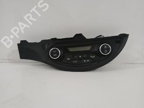 Used Climate control TOYOTA YARIS (_P13_) 1.5 (NSP131_) (112 hp) 31562845