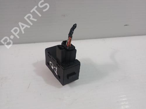 Right front window switch PEUGEOT 407 (6D_) 2.0 HDi 135 (6DRHRH, 6DRHRE, 6DRHRG, 6DRHRJ) | BP31564929I26